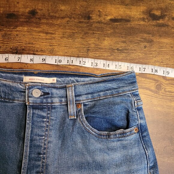 Levi's Jeans Size 31 Wedgie Straight Button Fly High Rise Medium Light Wash - Picture 8 of 13